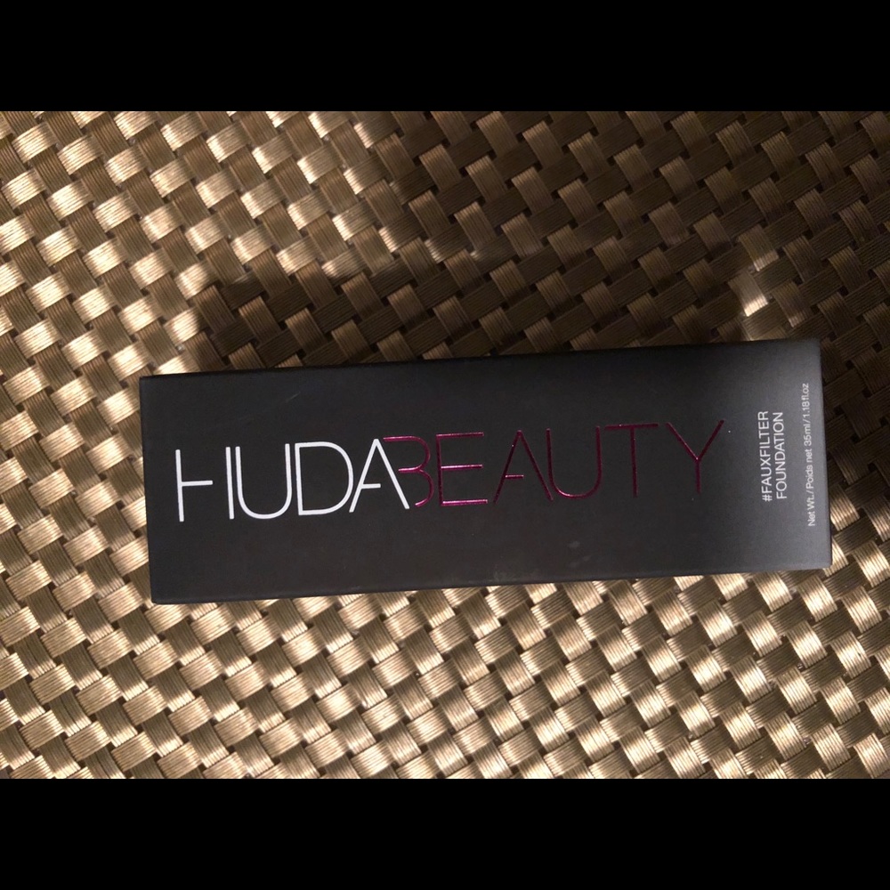 HudaBeauty fauxfilter foundation chocolate truffle